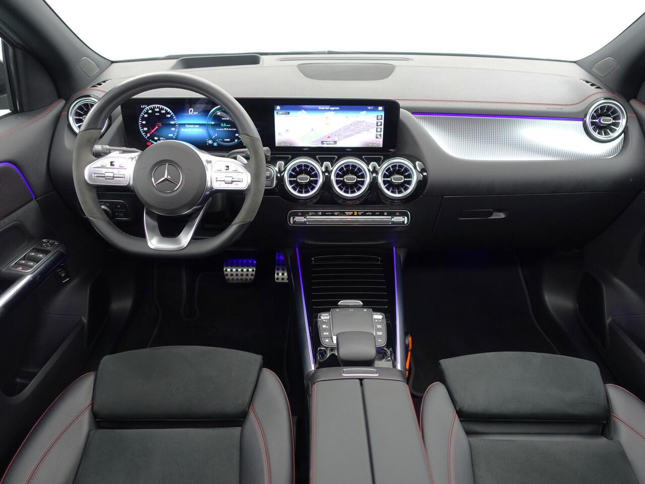 Mercedes-Benz EQA 250 AMG Edition 1 67 kWh Aut- Head Up, Memory Seats, 360 Camera, Panoramadak, Alcantara Interieur Afwerking, Sfeerverlichting