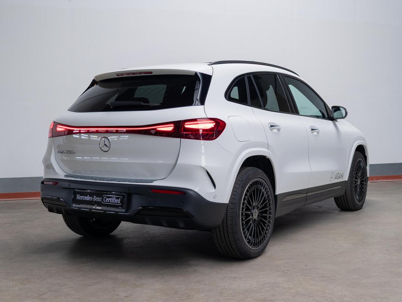 Mercedes-Benz EQA 250+ Business Solution AMG 71 kWh Panorama dak | Trekhaak