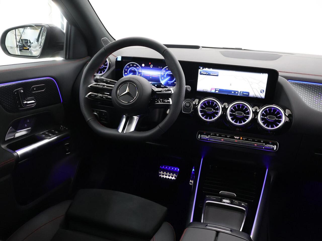 Mercedes-Benz EQA 250+ Business Solution AMG 71 kWh | Winter-pakket | Panoramadak | Burmester | Head-up display | Achteruitrijcamera | Apple carplay & Android auto