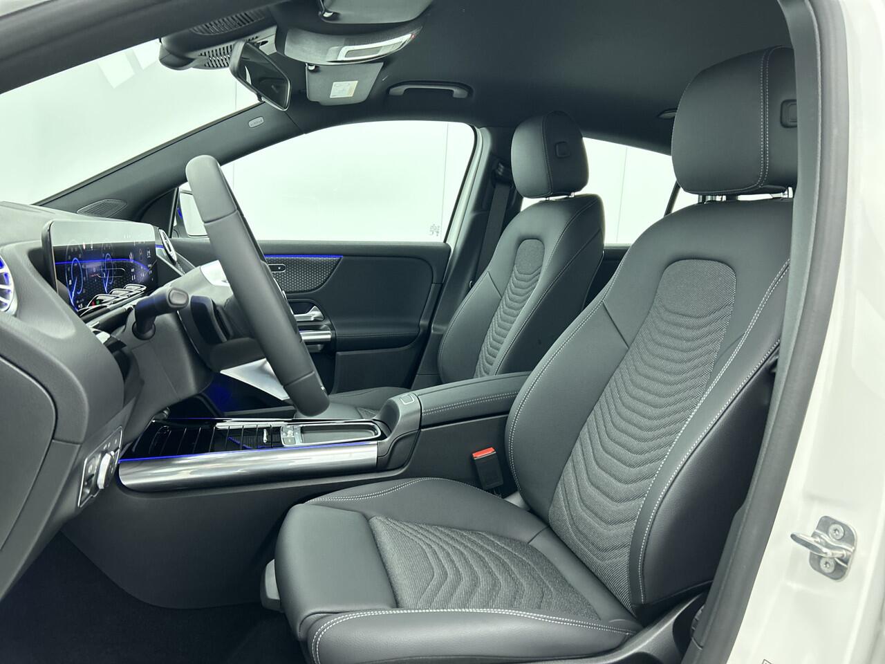 Mercedes-Benz EQA 250+ Business Solution 71 kWh | Stoelverwarming voor | Sfeerverlichting | EASY PACK achterklep | Parkeerpakket met achteruitrijcamera | Widescreen display |