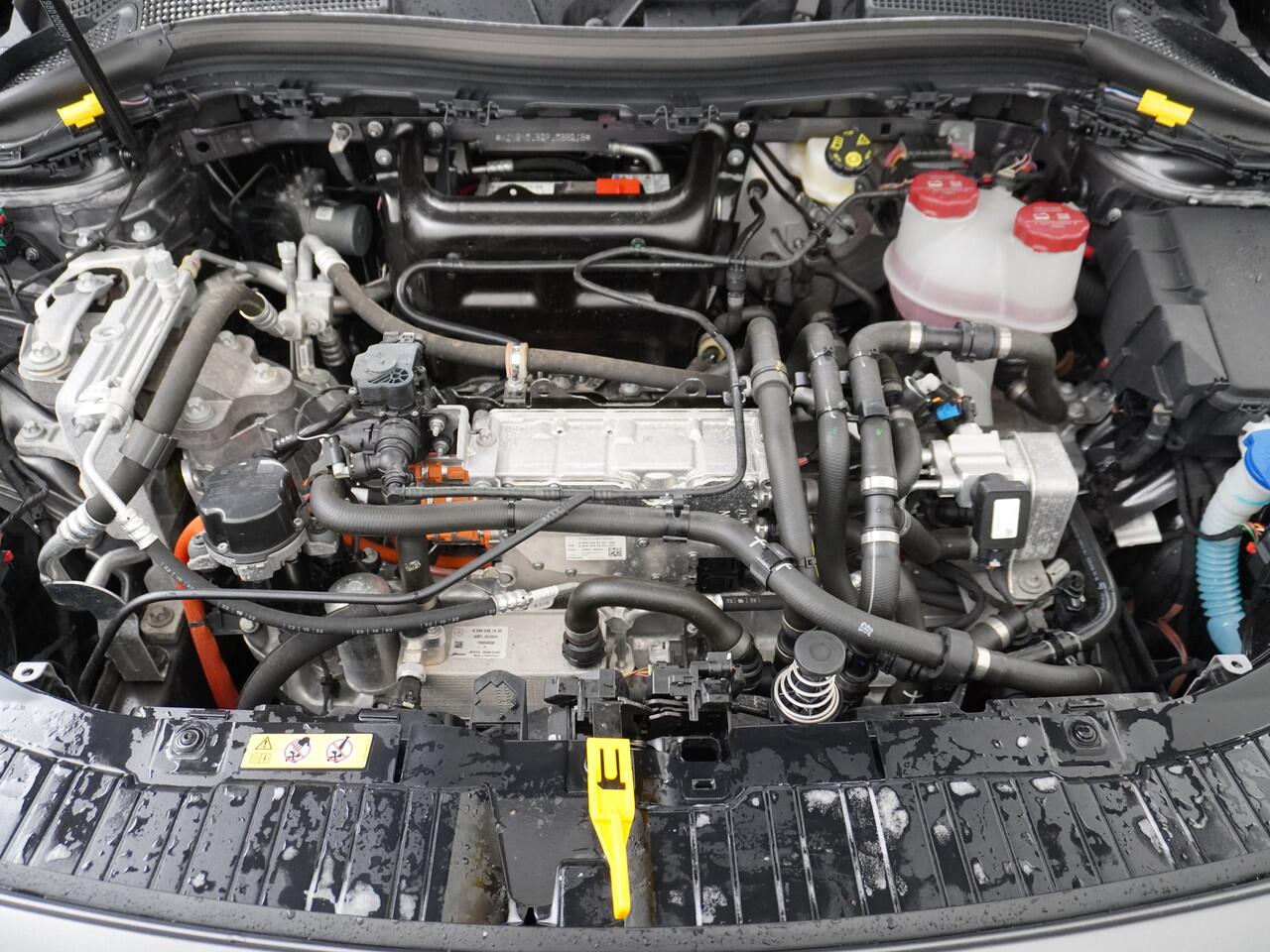 Mercedes-Benz EQA 300 4MATIC AMG Line | Camera Sfeerverlichting