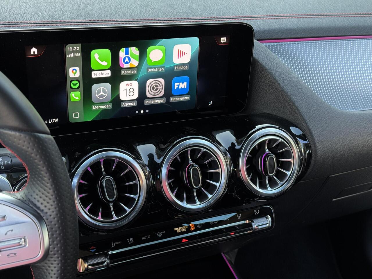 Mercedes-Benz EQA 300 4MATIC AMG Line 71 kWh AMB-LIGHT|CAMERA