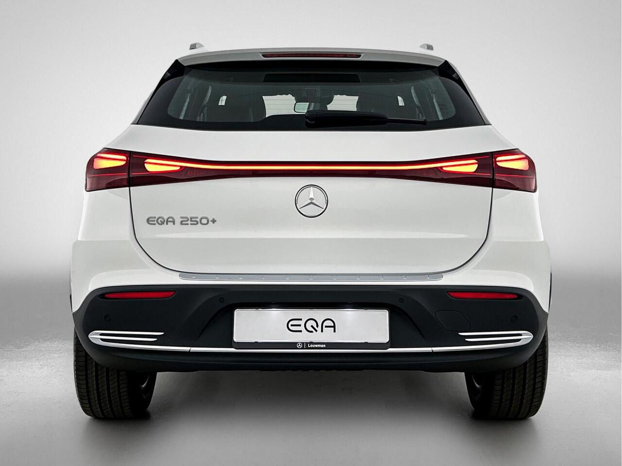 Mercedes-Benz EQA 250+ Business Solution 71 kWh | Stoelverwarming voor | Sfeerverlichting | EASY PACK achterklep | Parkeerpakket met achteruitrijcamera | Widescreen display |
