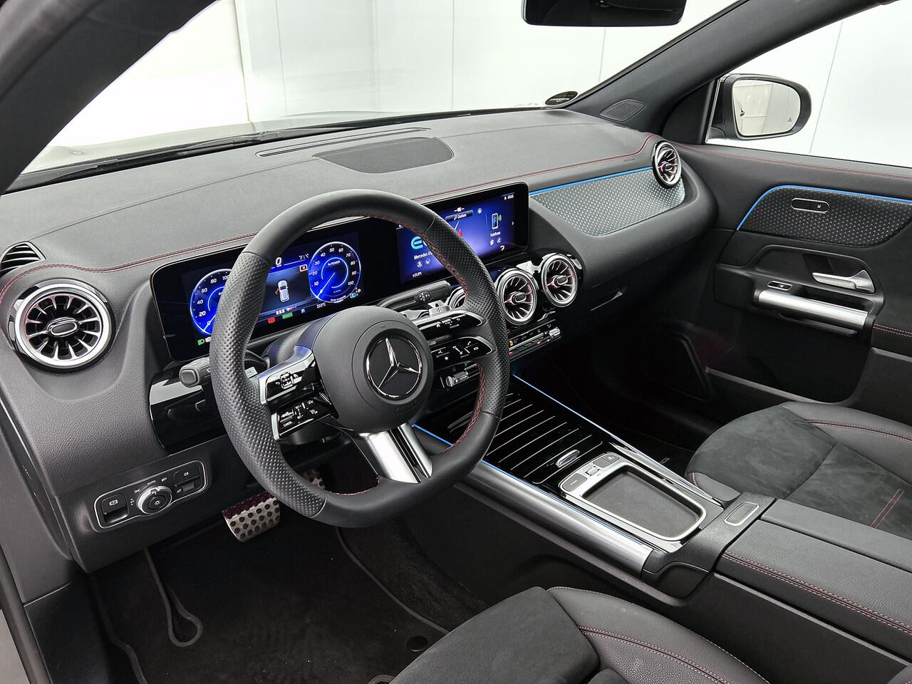 Mercedes-Benz EQA 350 4MATIC AMG Line 71 kWh Facelift, Distronic, Camera,