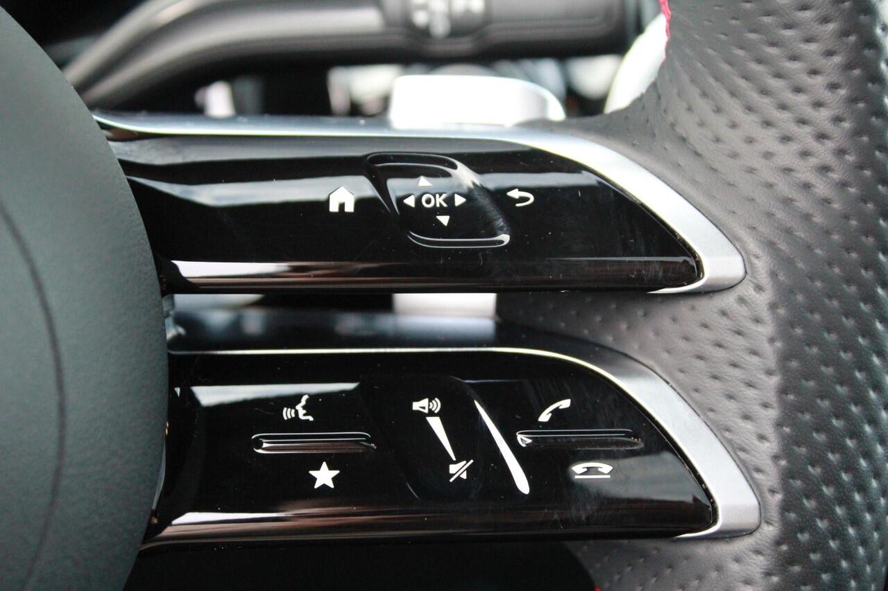 Mercedes-Benz EQA 300 4MATIC AMG Line | Pano | Distronic | Memory |