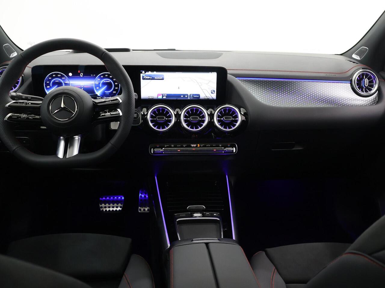 Mercedes-Benz EQA 250+ Business Solution AMG 71 kWh | Winter-pakket | Panoramadak | Burmester | Head-up display | Achteruitrijcamera | Apple carplay & Android auto