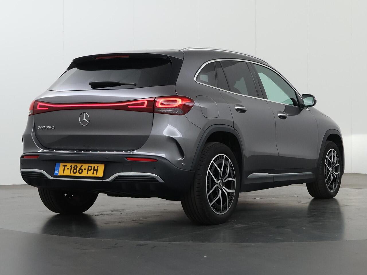 Mercedes-Benz EQA 250 Sport Edition 67 kWh | AMG | 19" lichtmetalen velgen | Stoelverwarming | Sfeerverlichting | Keyless |