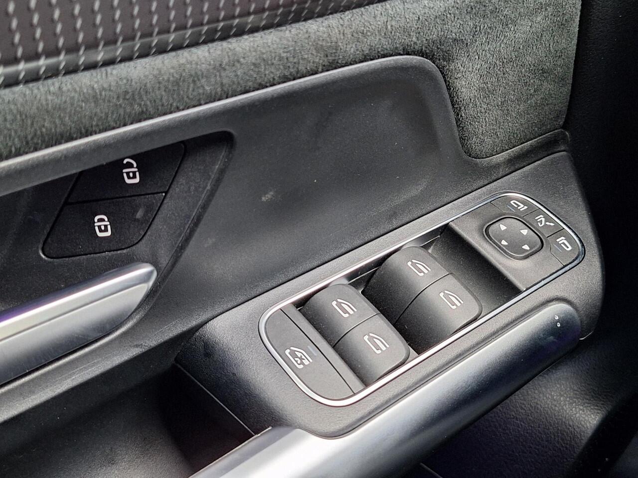 Mercedes-Benz EQA 250 AMG Line | Trekhaak | Night pakket | Keyless-GO | Achteruitrijcamera | Sfeerverlichting | Elektrische achterklep