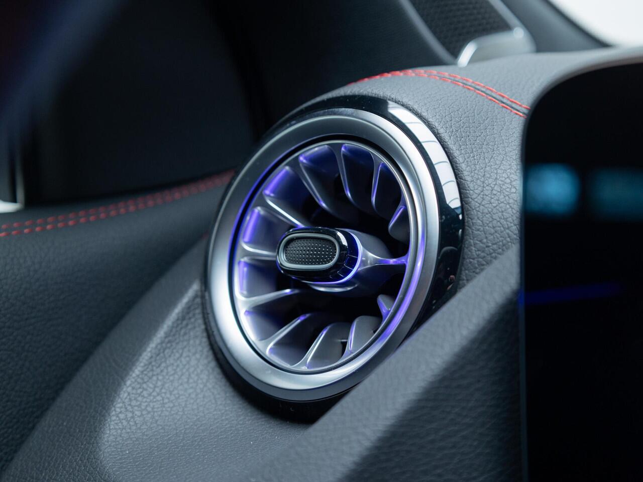 Mercedes-Benz EQA 250+ Business Solution AMG 71 kWh Panorama dak | Trekhaak