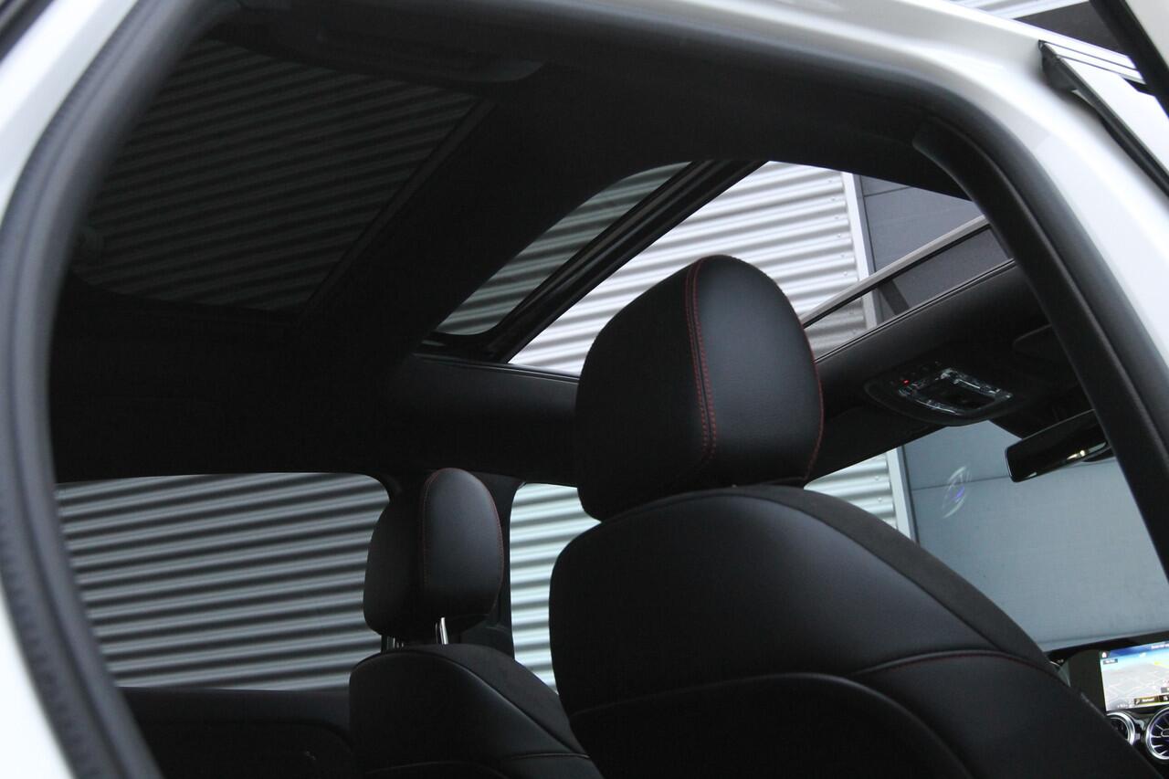 Mercedes-Benz EQA 250+ AMG Line 71 kWh I Pano.dak I Camera I Carplay