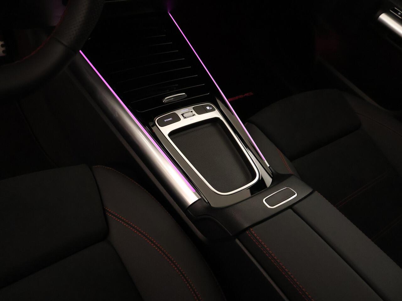 Mercedes-Benz EQA 250+ AMG Line 71 kWh | Parkeerpakket met 360°-camera | Voorstoelen met Memory | KEYLESS-GO comfort pakket | GUARD 360° Voertuigbescherming Plus | Dodehoekassistent | EASY PACK achterklep |