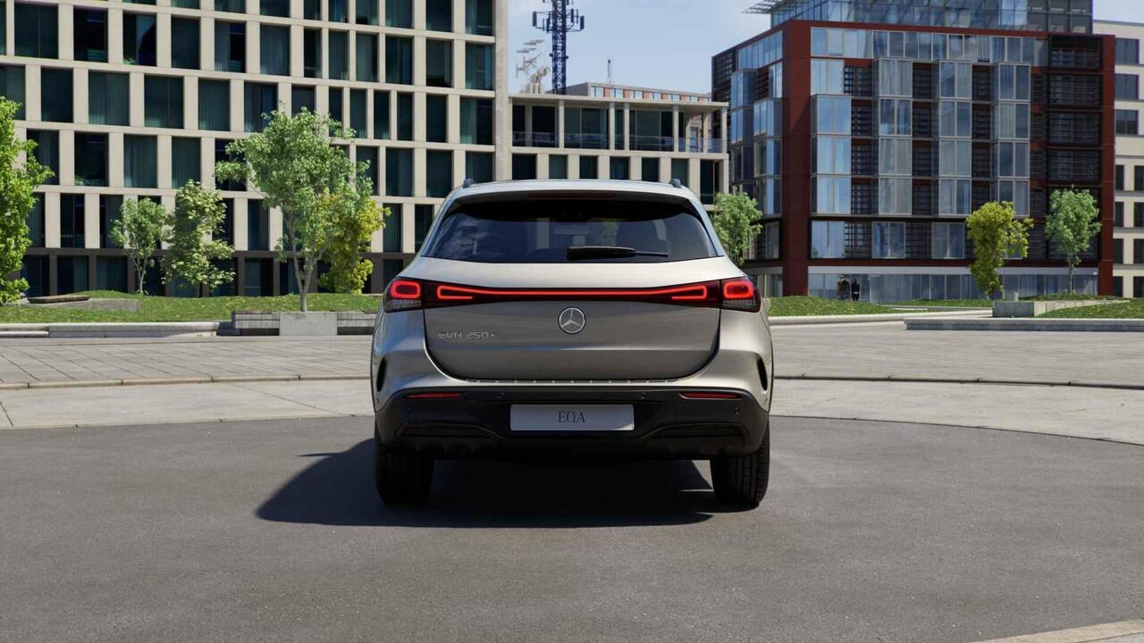 Mercedes-Benz EQA 250+ AMG Line 71 kWh | Night pakket | Stoelverwarming | Widescreen | Sfeerverlichting |
