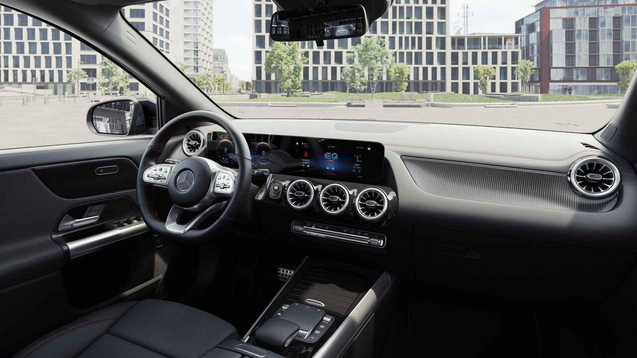 Mercedes-Benz EQA 250+ AMG Line 71 kWh | Night | Panoramadak | Sfeerverlichting | Draadloos telefoonladen | Stoelverwarming |