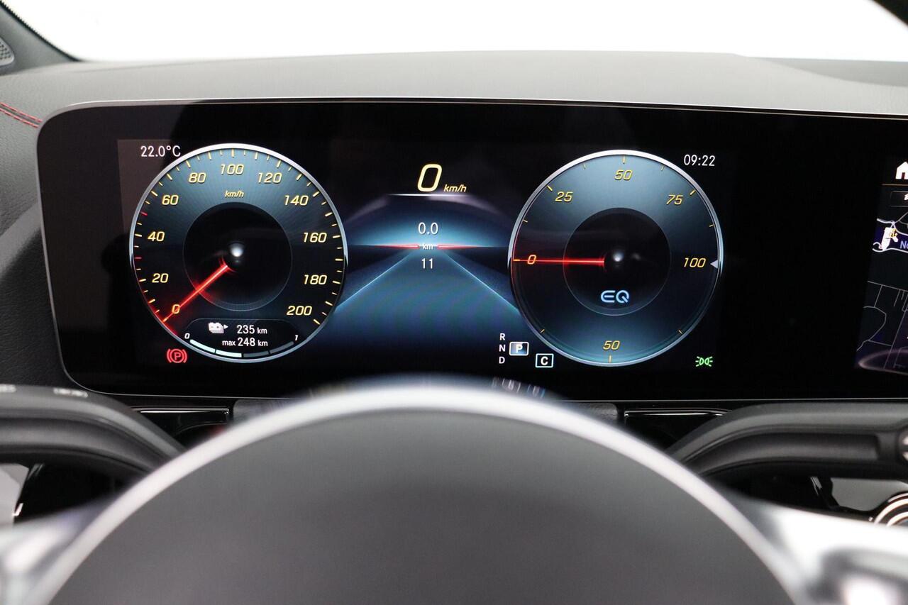 Mercedes-Benz EQA 250+ | Panoramadak | Trekhaak | 360° Camera | AMG Line | Business Plus | Dodehoekassistent | Apple CarPlay | Android Auto | Elektrisch Verstelbare Voorstoelen + Memory | Stoelverwarming | Sfeerverlichting