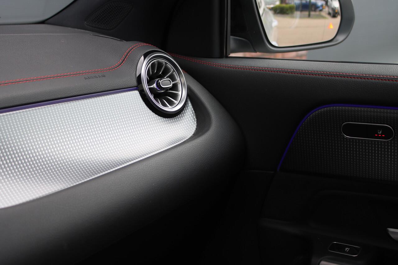 Mercedes-Benz EQA 250 AMG Line 67 kWh | Panoramadak | Widescreen | Sfeerverlichting | Nightpakket | Keyless Go | Apple Carplay | Advanced Sound System | Stoelverwarming |