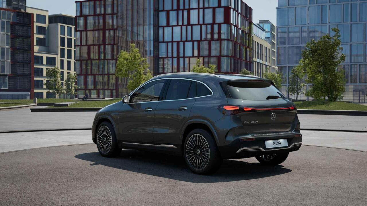 Mercedes-Benz EQA 250+ Business Solution AMG 71 kWh | Panoramaschuifdak | Dodehoekassistent | Head-up | Burmester | Winterpakket |