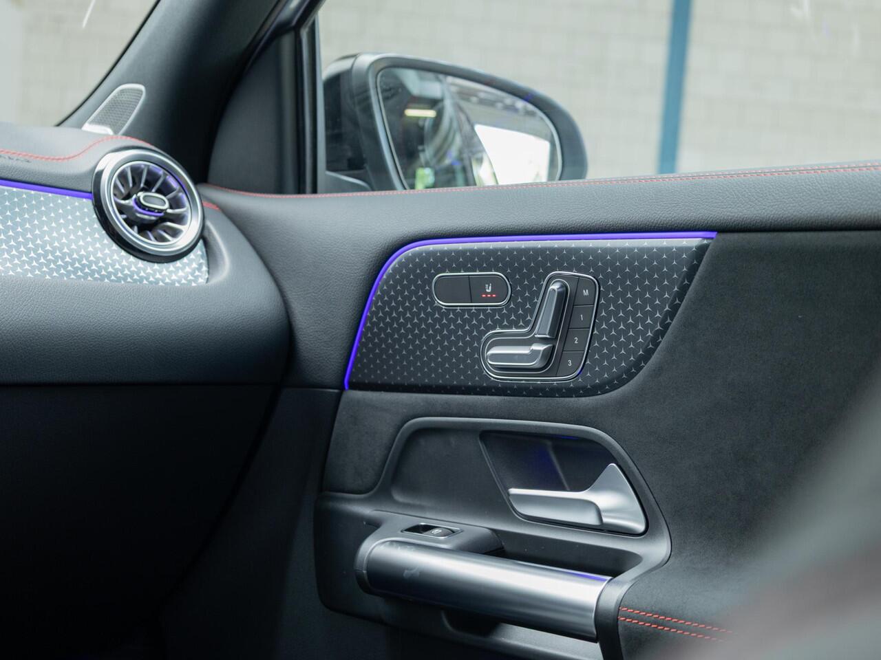 Mercedes-Benz EQA 250+ Business Solution AMG 71 kWh Panorama dak