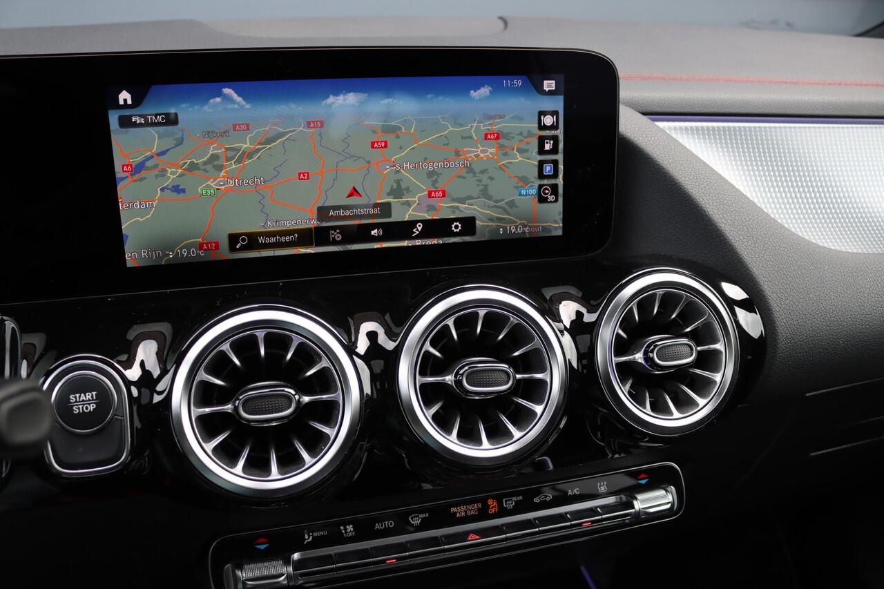 Mercedes-Benz EQA 250 AMG Line 67 kWh | Panoramadak | Widescreen | Sfeerverlichting | Nightpakket | Keyless Go | Apple Carplay | Advanced Sound System | Stoelverwarming |