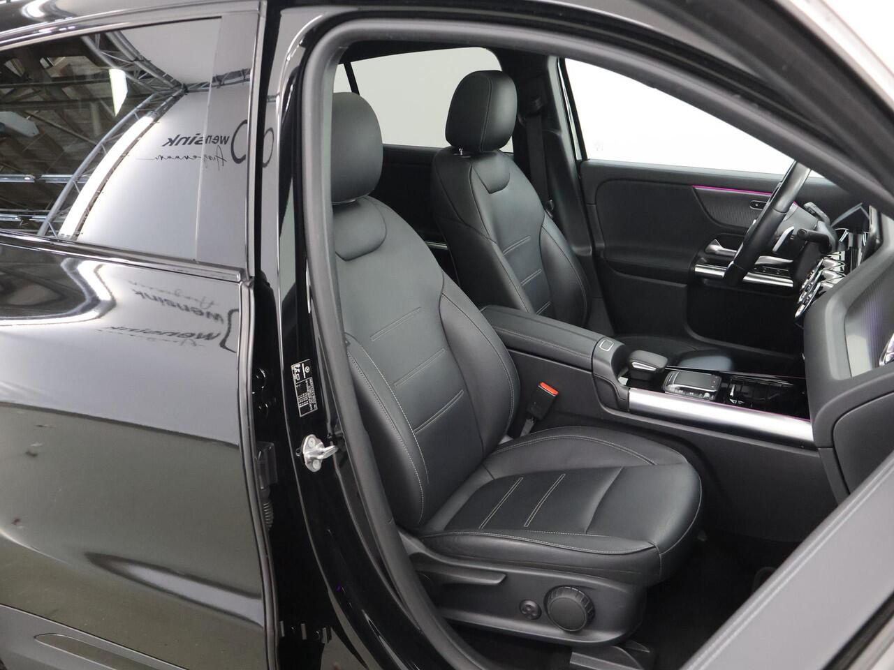 Mercedes-Benz EQA 300 4MATIC Luxury Line 67 kWh | Panoramadak | AMG | Rijassistentiepakket | 360 graden camera | Stoelverwarming |