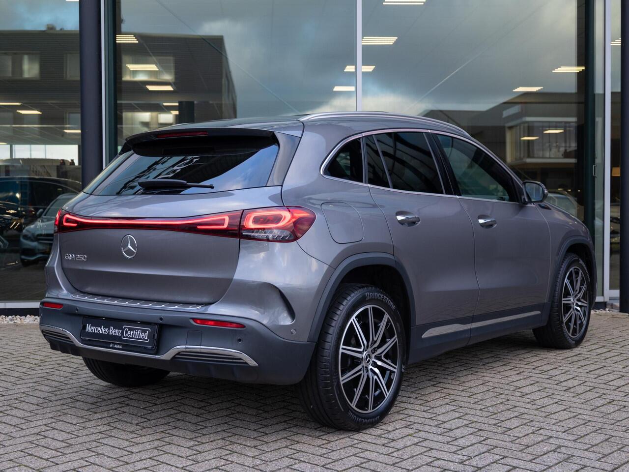 Mercedes-Benz EQA 250 Business Solution AMG 67 kWh Panorama dak | Trekhaak