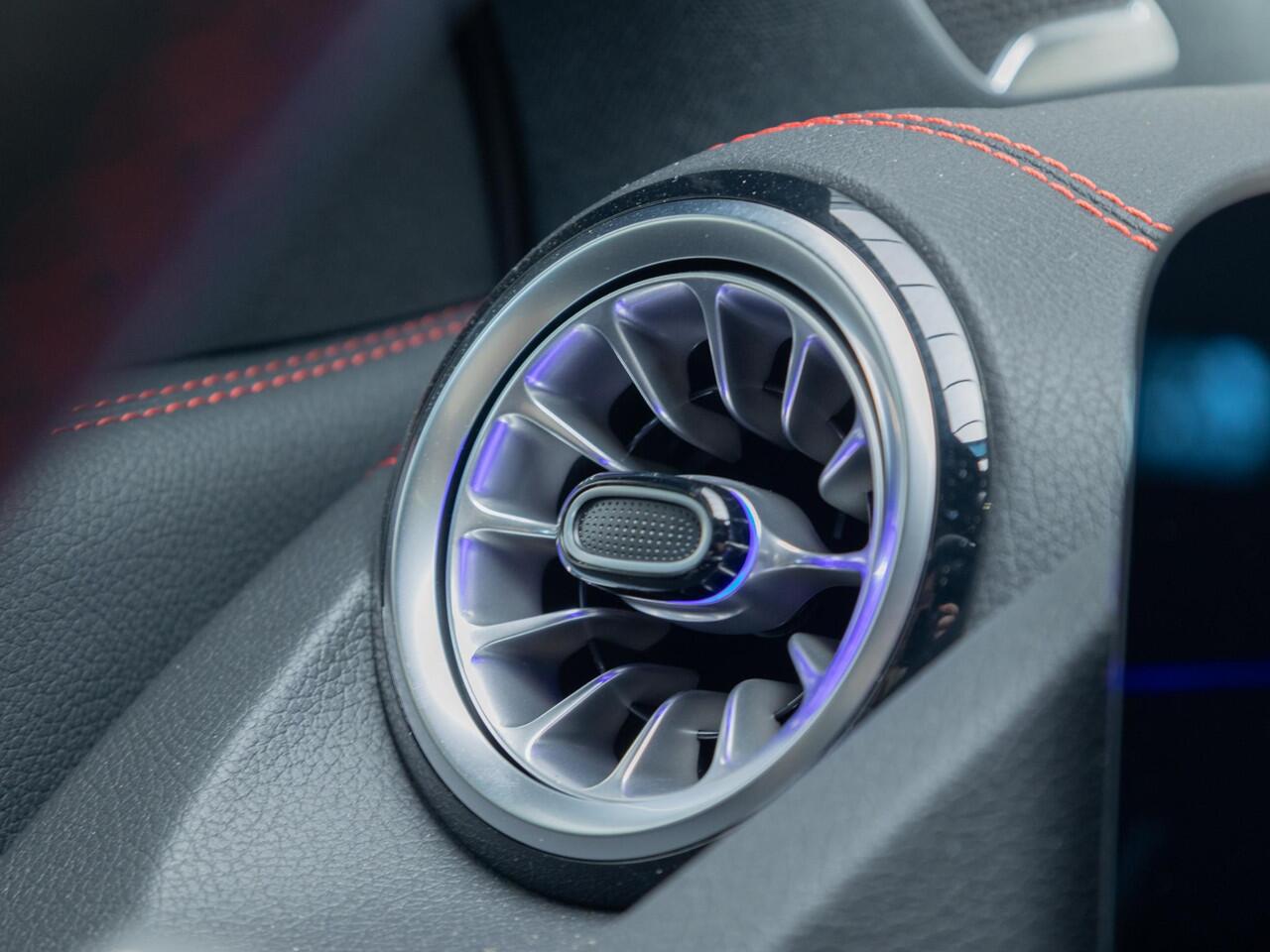 Mercedes-Benz EQA 250+ Business Solution AMG 71 kWh Panorama dak