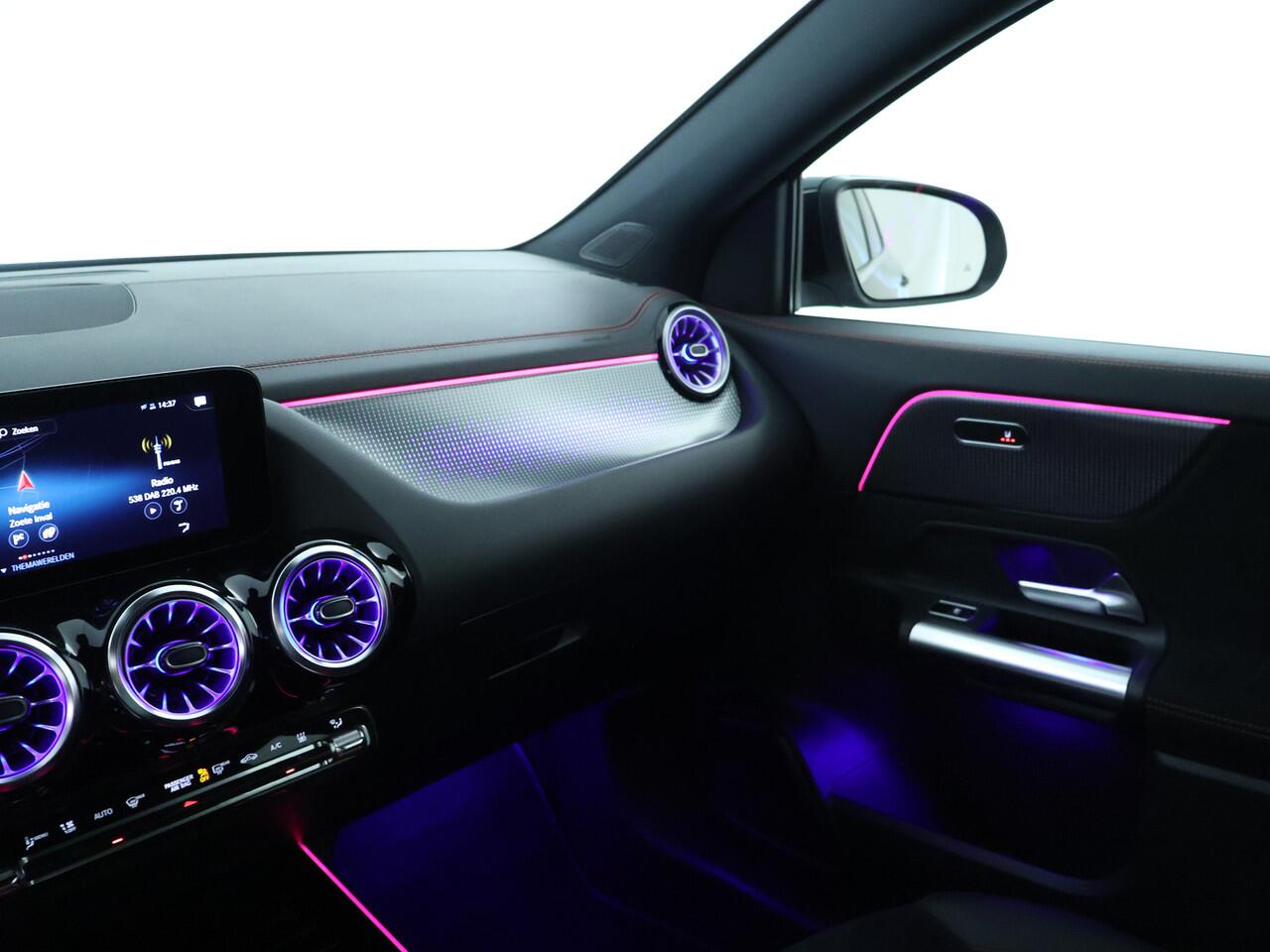 Mercedes-Benz EQA 250 AMG Line 67 kWh | AMG Line | Achteruitrijcamera | Easy Pack Achterklep | MBUX Augmented Reality | Led koplampen | Inclusief 48 maanden MB Certified garantie voor Europa.