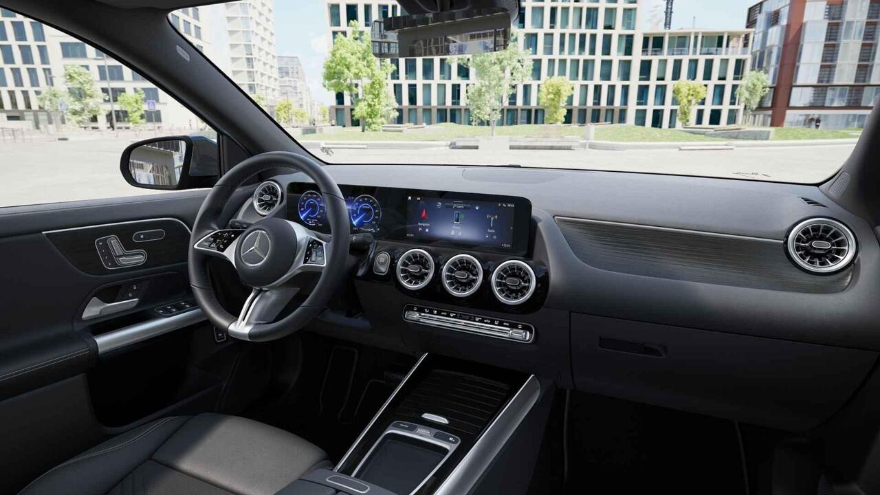 Mercedes-Benz EQA 250+ Business Solution Luxury 71 kWh | Panoramaschuifdak | Rijassistentie pakket | Achteruitrijcamera | Stoelverwarming | Dodehoekassistent |