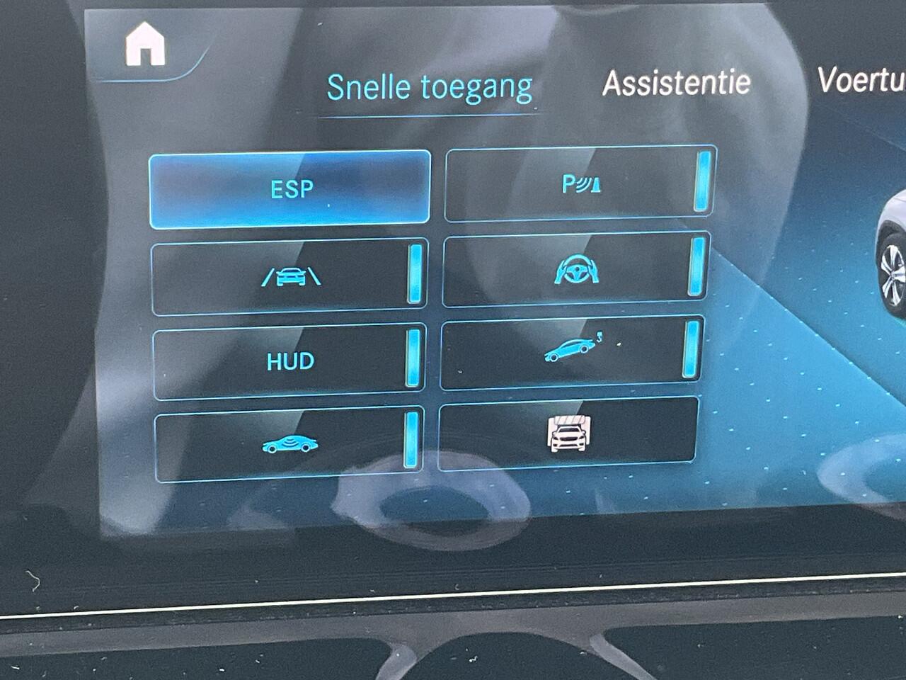 Mercedes-Benz EQA 250 Business Solution AMG 67 kWh Memory Pano Hud Adap.Cruise Burmester 360Cam VOL!