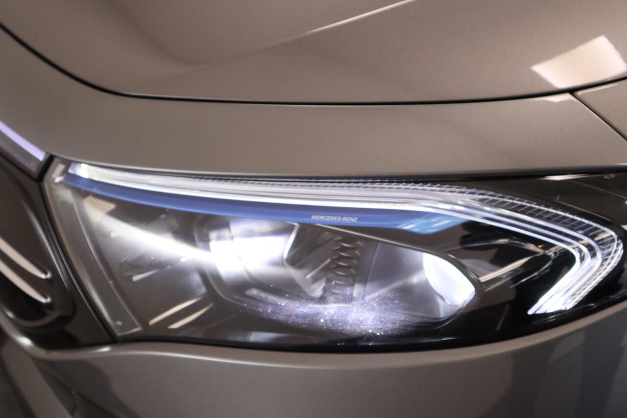 Mercedes-Benz EQA 300 4MATIC Business Solution AMG 67 kWh ACC Panoramadak Blindspot