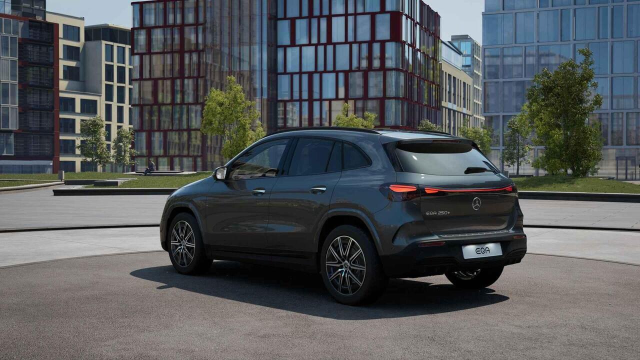 Mercedes-Benz EQA 250+ Business Solution AMG 71 kWh | Panoramaschuifdak | Dodehoekassistent | Head-up | Burmester | Winterpakket |