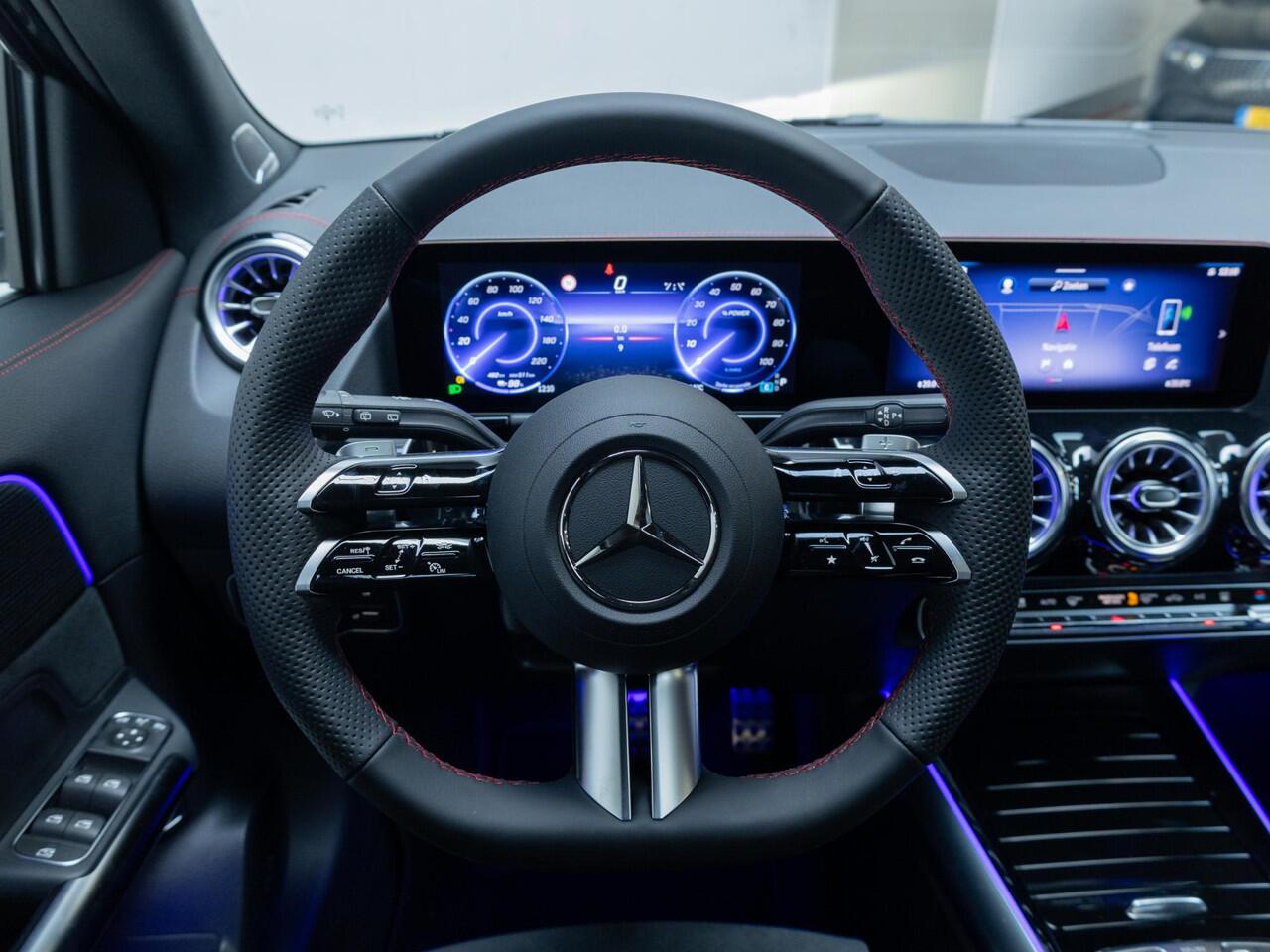 Mercedes-Benz EQA 250+ Business Solution AMG 71 kWh Panorama dak