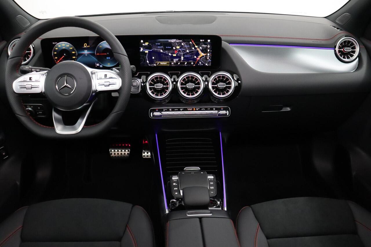 Mercedes-Benz EQA 250+ | Panoramadak | Trekhaak | 360° Camera | AMG Line | Business Plus | Dodehoekassistent | Apple CarPlay | Android Auto | Elektrisch Verstelbare Voorstoelen + Memory | Stoelverwarming | Sfeerverlichting