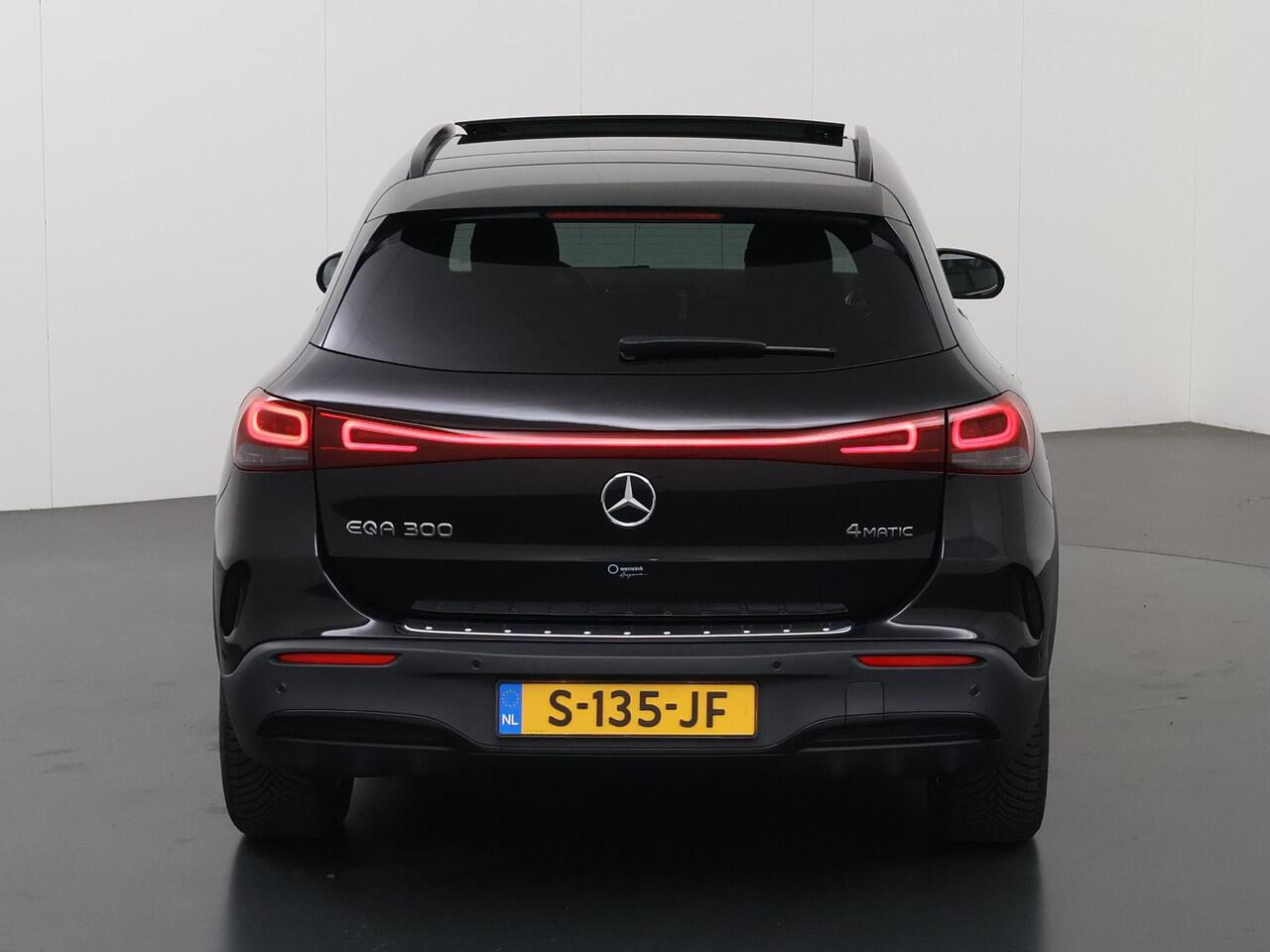 Mercedes-Benz EQA 300 4MATIC Luxury Line 67 kWh | Panoramadak | AMG | Rijassistentiepakket | 360 graden camera | Stoelverwarming |