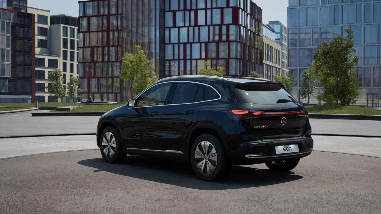 Mercedes-Benz EQA 250+ Business Solution 71 kWh | Panoramaschuifdak | Dodehoekassistent | Essential pakket | Premium Sound system | Achteruitrijcamera | Stoelverwarming voor |