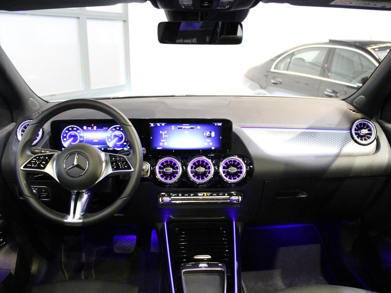 Mercedes-Benz EQA 250+ Business Line 71 kWh Panorama dak