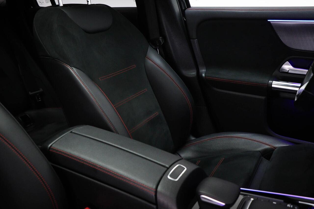 Mercedes-Benz EQA 250 AMG Line 67 kWh SOH 96 % | RIJASSISTENTIE PACK | PANORAMADAK | DAB | APPLE | 360 CAMERA | TREKHAAK