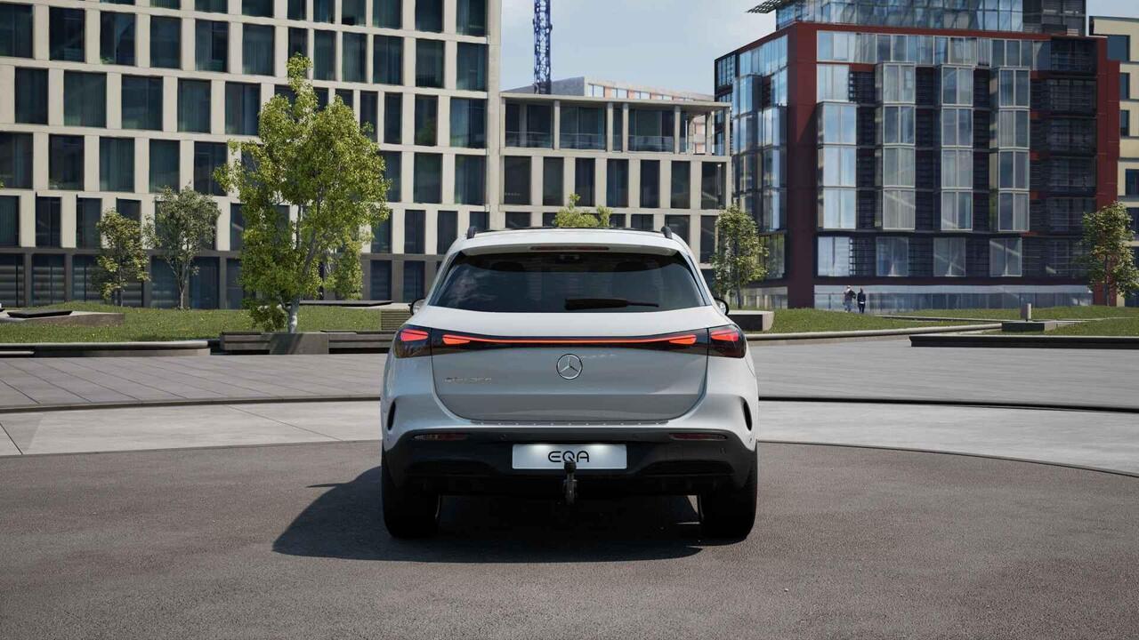 Mercedes-Benz EQA 250+ Business Solution AMG 71 kWh | Panoramaschuifdak | Leder | Head-up | Burmester | Winterpakket | Trekhaak |