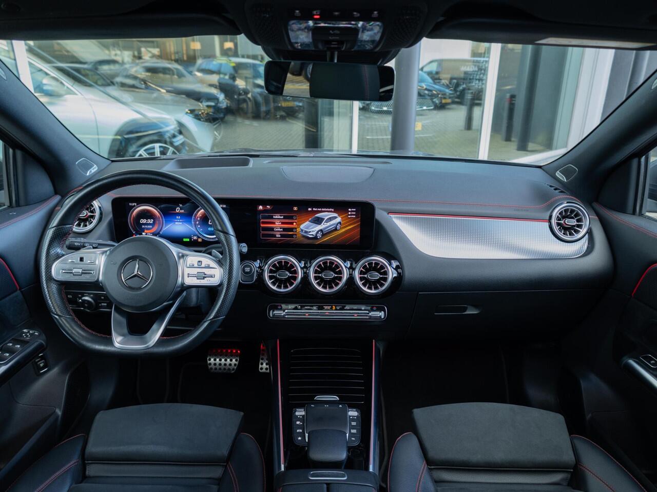 Mercedes-Benz EQA 250 Business Solution AMG 67 kWh Panorama dak | Trekhaak