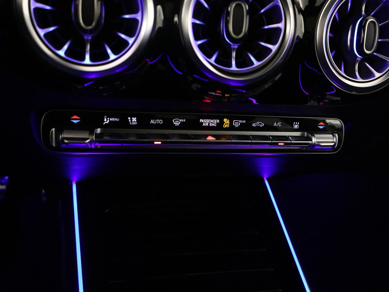 Mercedes-Benz EQA 250+ AMG Line LIMITED 71 kWh | Nightpakket | Premium pakket | Winter pakket | Dodehoekassistent | Parkeerpakket met 360°-camera | GUARD 360° Voertuigbescherming Plus | Burmester Surround Sound systeem | EASY PACK achterklep |