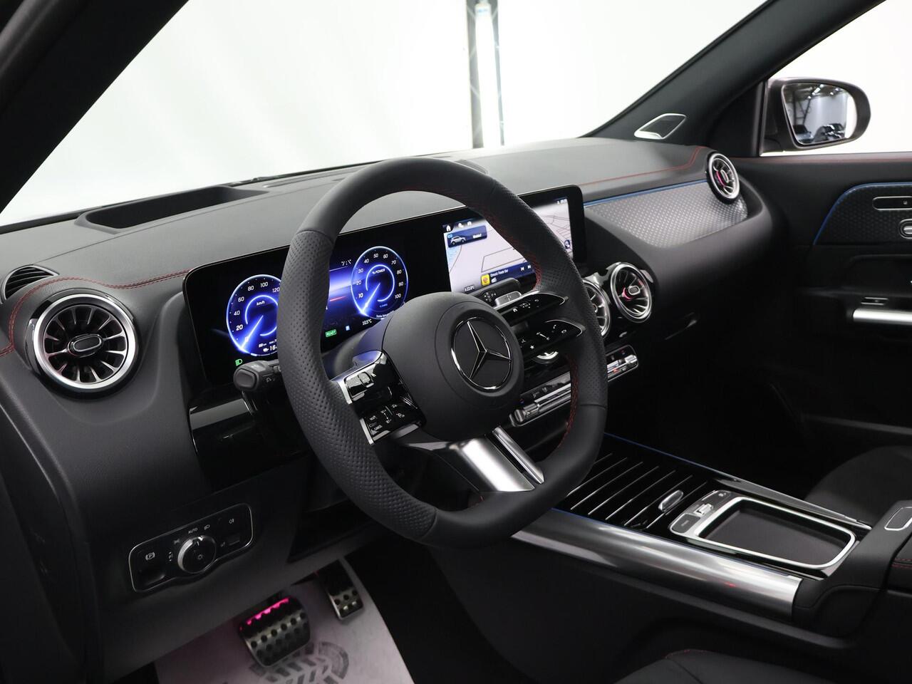 Mercedes-Benz EQA 250+ Business Solution AMG 71 kWh | Panoramaschuifdak | Dodehoekassistent | Head-up | Burmester | Winterpakket |