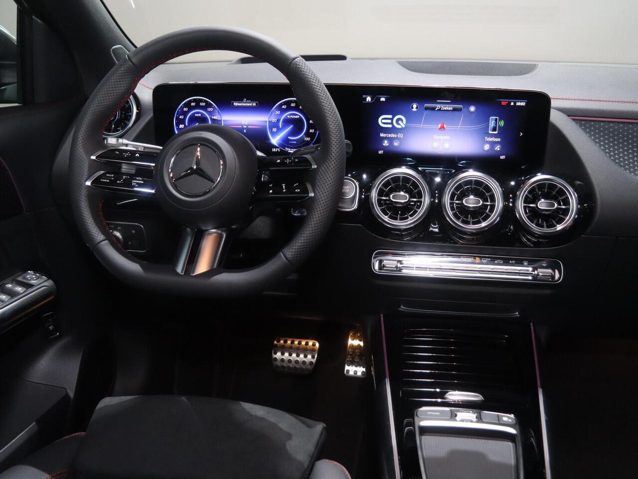 Mercedes-Benz EQA 250+ Business Solution AMG 71 kWh | Panoramaschuifdak | Night | Dodehoekassistent | Head-up | Burmester | Winterpakket |