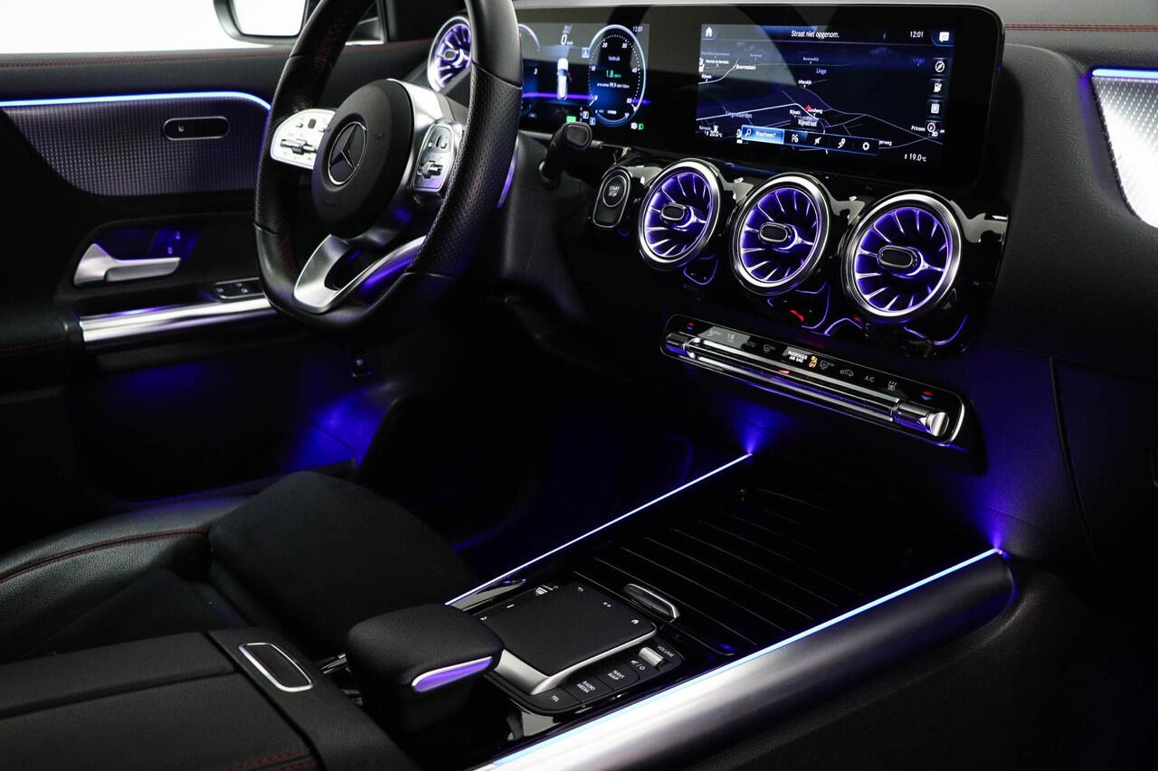 Mercedes-Benz EQA 250 AMG Line 67 kWh SOH 96 % | RIJASSISTENTIE PACK | PANORAMADAK | DAB | APPLE | 360 CAMERA | TREKHAAK