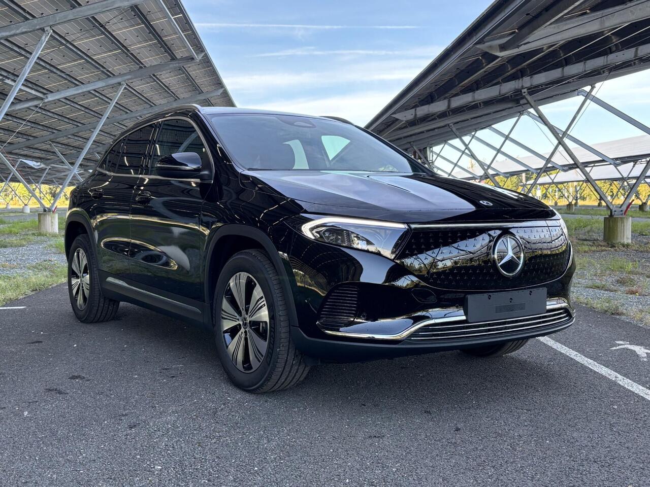 Mercedes-Benz EQA 250+ Business Solution 71 kWh | Panoramadak | Dodehoekassistent | Parkeercamera | Sfeerverlichting | Apple carplay |