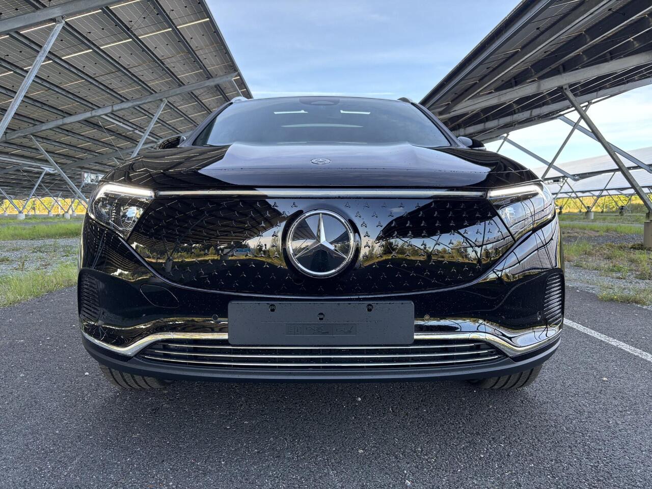 Mercedes-Benz EQA 250+ Business Solution 71 kWh | Panoramadak | Dodehoekassistent | Parkeercamera | Sfeerverlichting | Apple carplay |