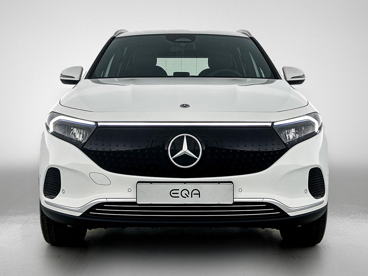 Mercedes-Benz EQA 250+ Business Solution 71 kWh | Stoelverwarming voor | Sfeerverlichting | EASY PACK achterklep | Parkeerpakket met achteruitrijcamera | Widescreen display |