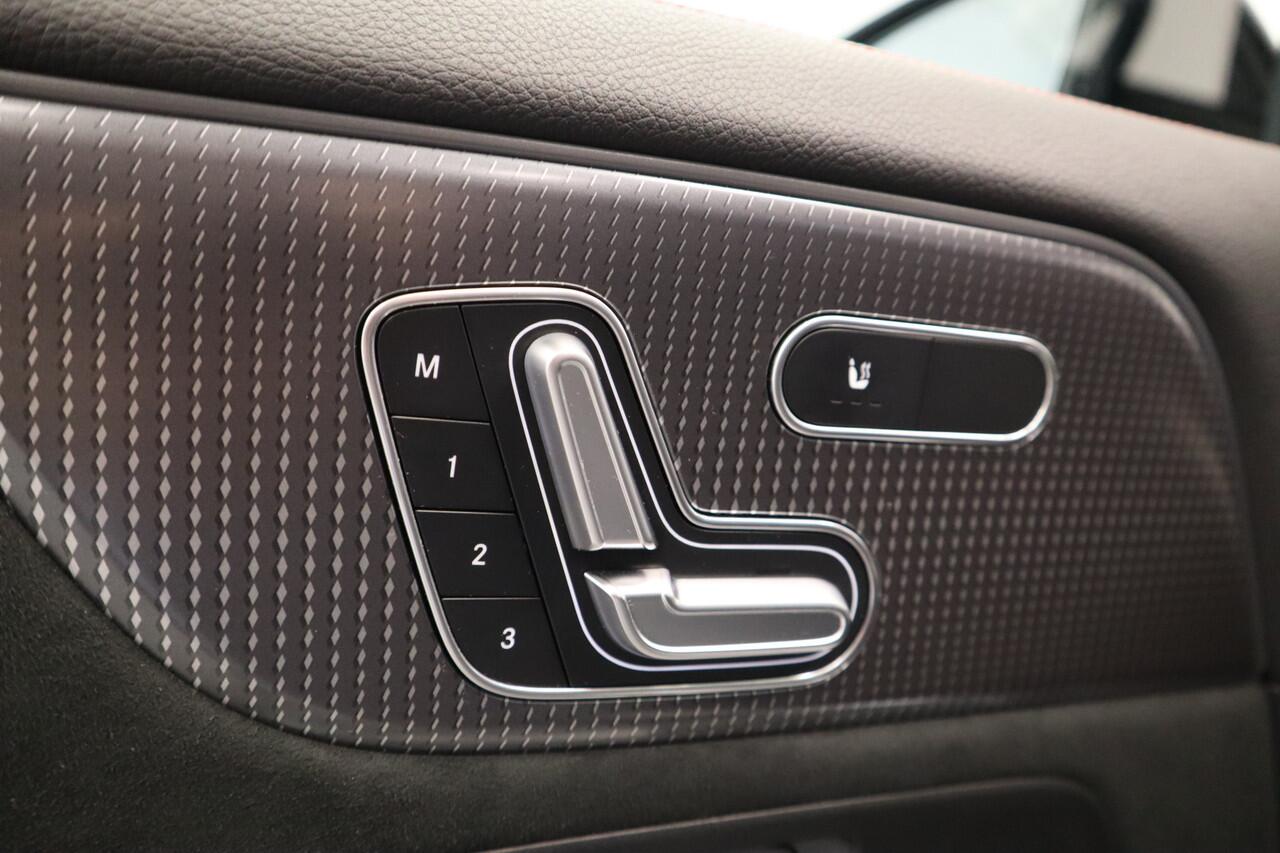 Mercedes-Benz EQA 300 4MATIC Business Solution AMG 67 kWh ACC Panoramadak Blindspot