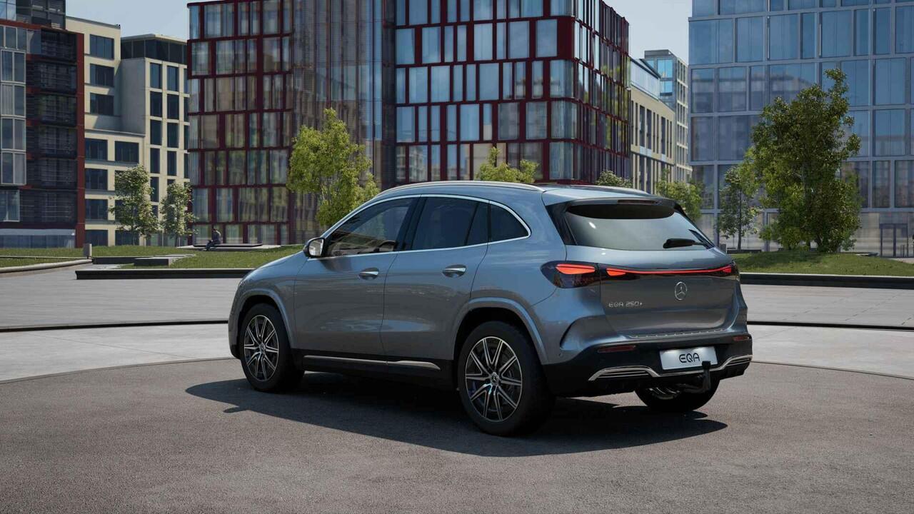 Mercedes-Benz EQA 250+ Business Solution AMG 71 kWh | Panoramaschuifdak | Dodehoekassistent | Head-up | Burmester | Winterpakket |