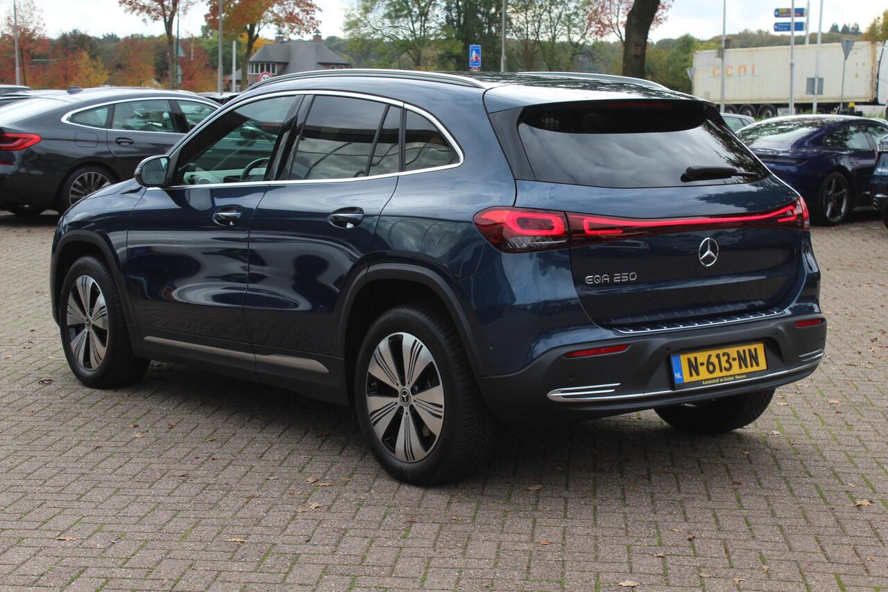 Mercedes-Benz EQA 250 Business Solution Luxury 67 kWh / SoH 97.3% / Camera / Navigatie / Half leder / 18'' / Stoelverwarming / DAB / Cruise Control