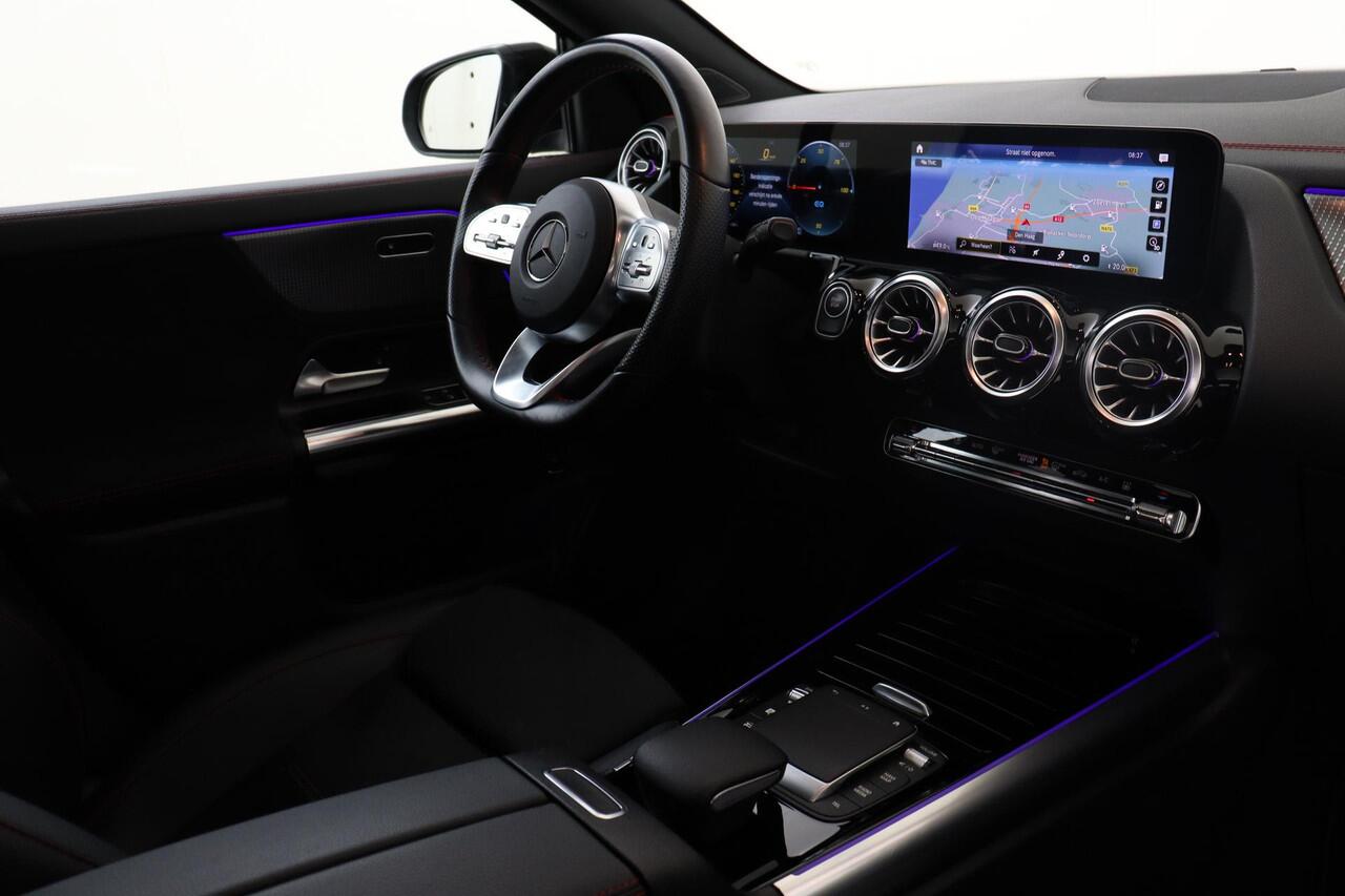 Mercedes-Benz EQA 250 BUSINESS SOLUTION AMG 67 kWh -PANO.DAK|CARPLAY|20"|KEYLESS|STOELVERW.|DODEHOEK|PRIVACY.GLAS