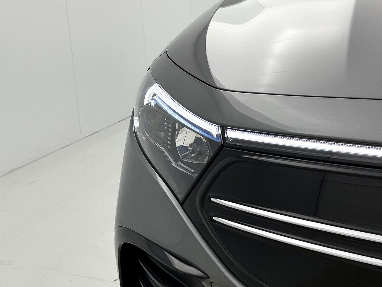 Mercedes-Benz EQA 250 AMG 67 kWh Distronic, Pano, Burmester, Head-up, Memory